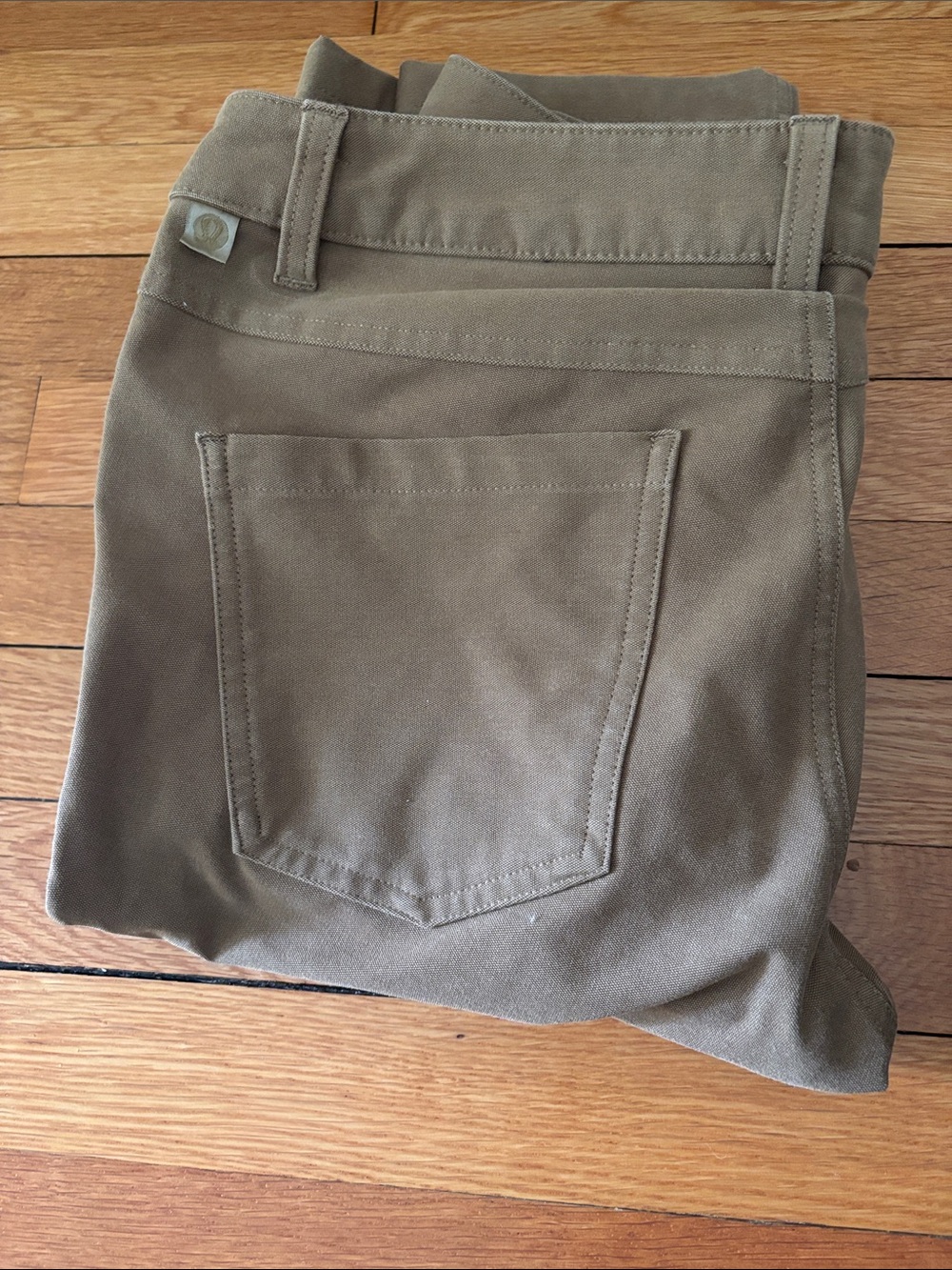 EUC slim fit Lululemon men’s ABC pants 30 X 32